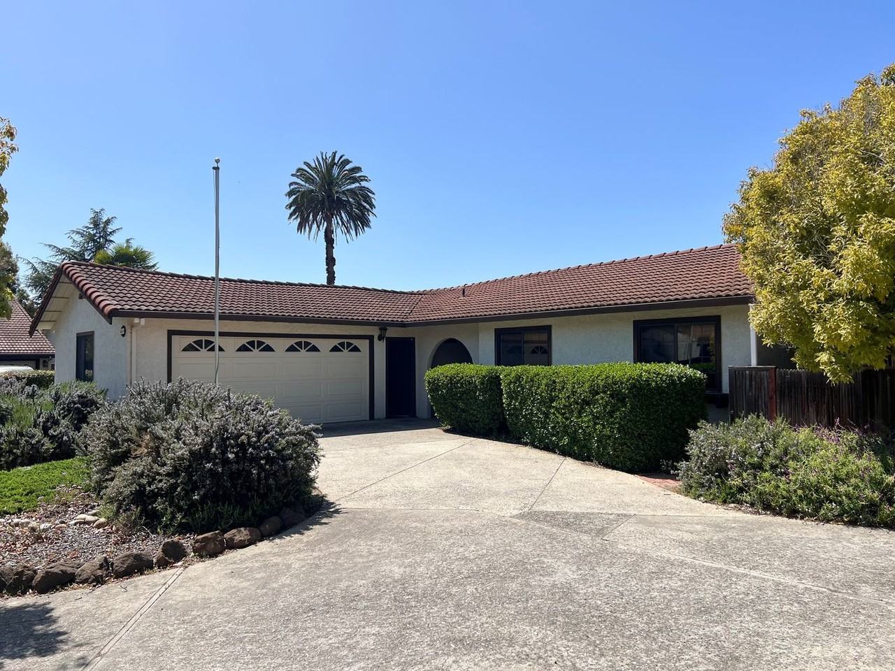 11 Via Serra - Photo 2 of 14