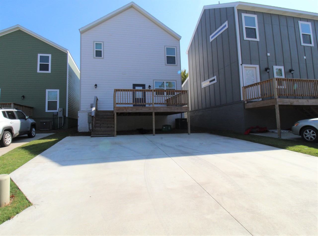 2047 S Florida Way - Photo 2 of 26