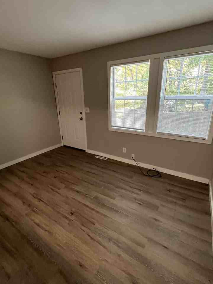 222 Se 101st Rd #4 - Photo 5 of 12