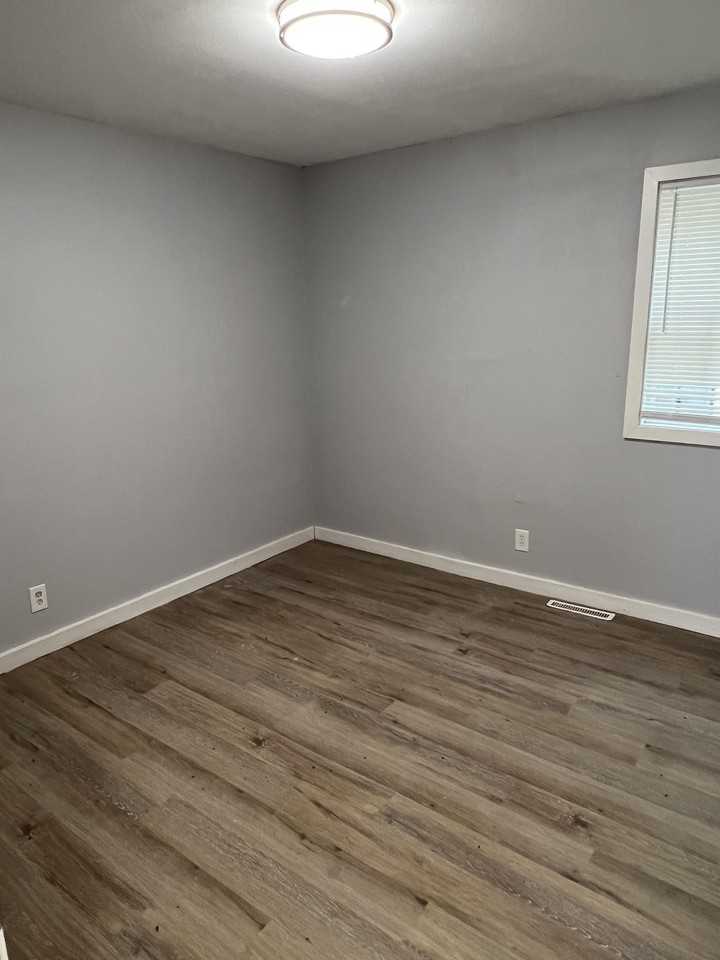 222 Se 101st Rd #4 - Photo 3 of 12