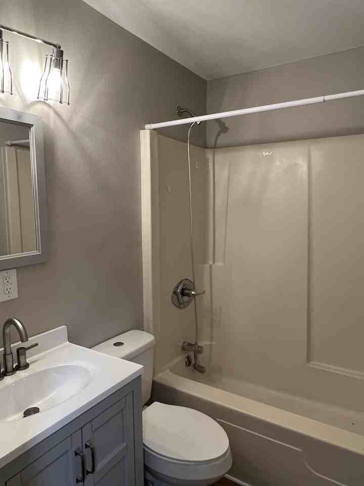 222 Se 101st Rd #4 - Photo 7 of 12