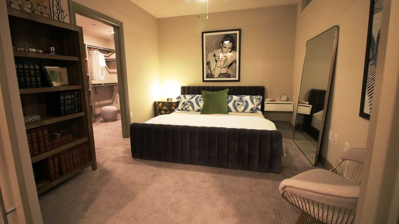 1900 Pacific Residences - Photo 6 of 44