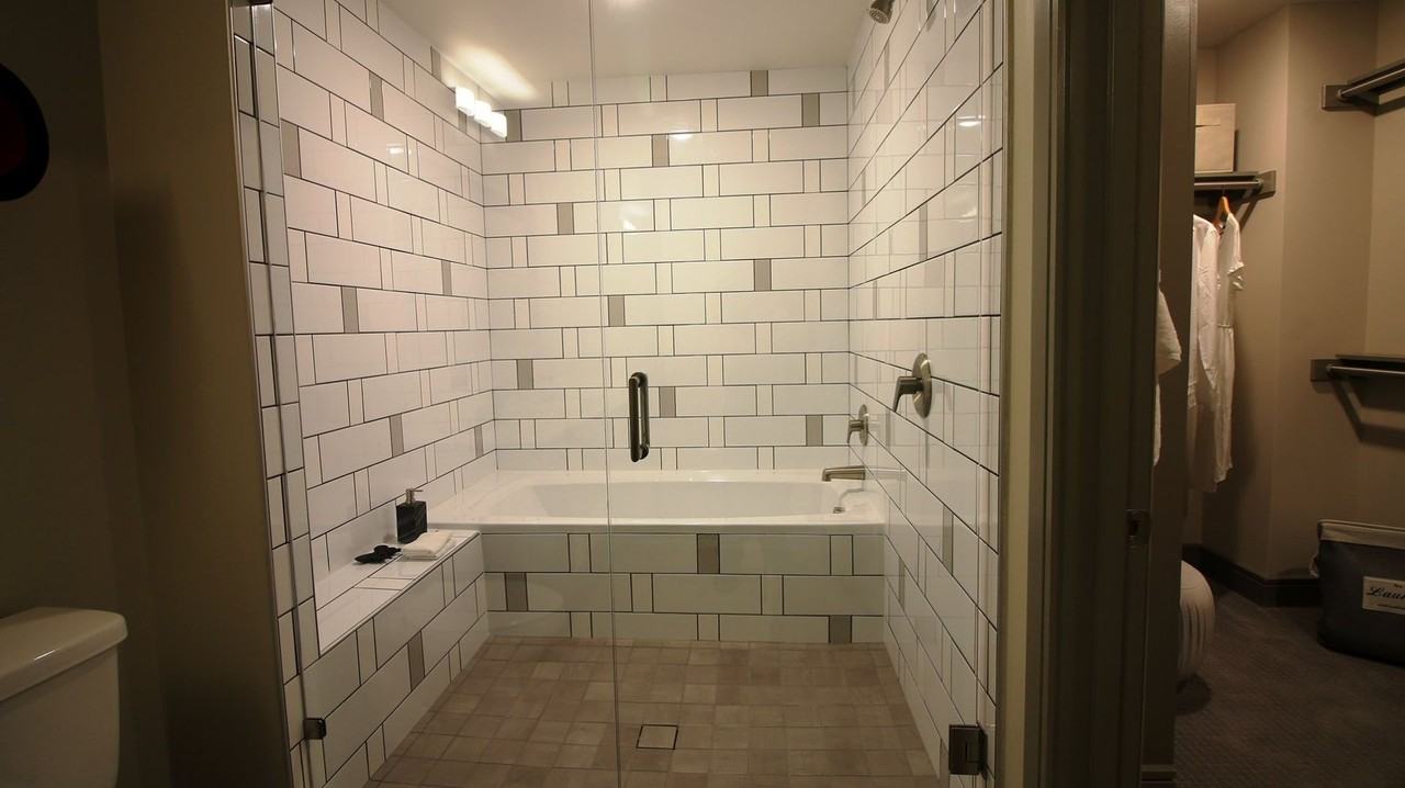 1900 Pacific Residences - Photo 7 of 44