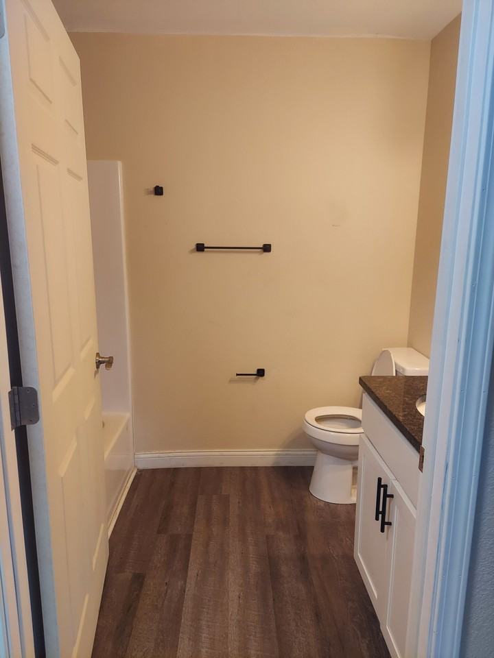 52 Westwood Dr #5 - Photo 6 of 11