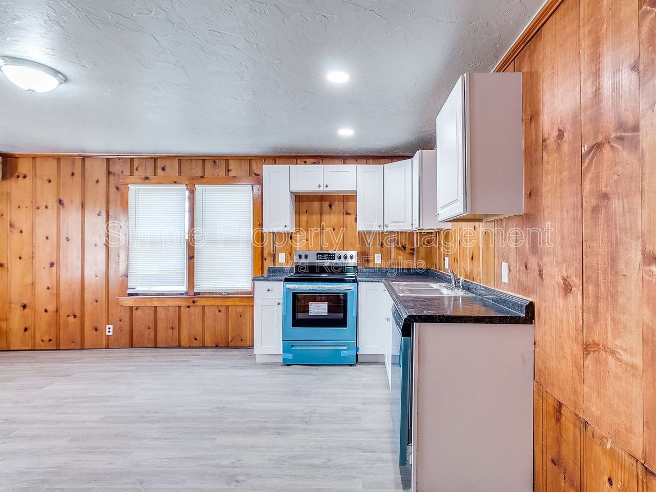 912 Nw 98th St - Photo 6 of 11