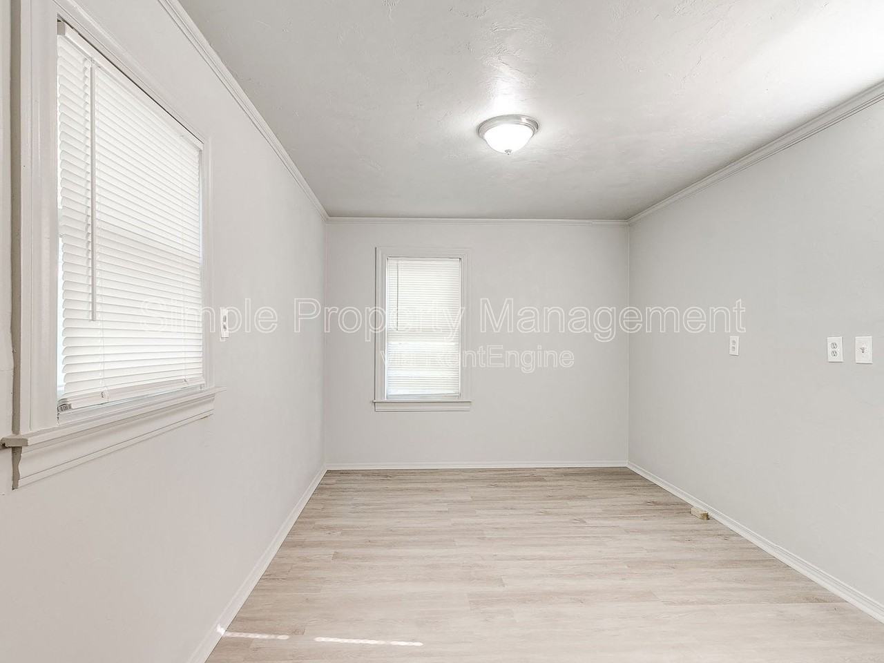912 Nw 98th St - Photo 7 of 11