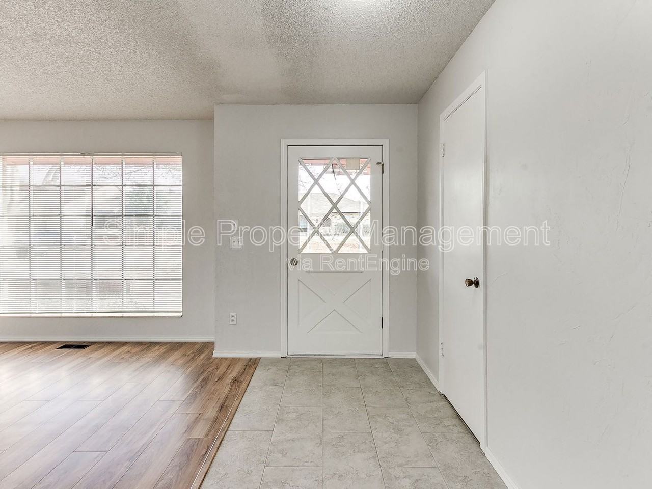 5713 Nw 114th St - Photo 2 of 38