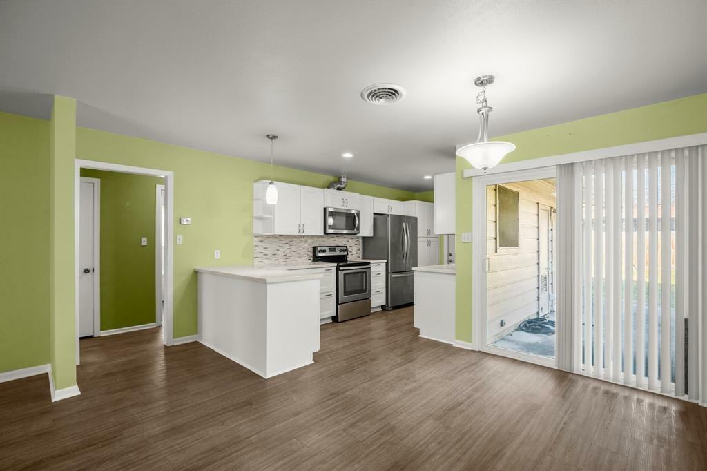 8510 Rockwood Ln - Photo 5 of 21