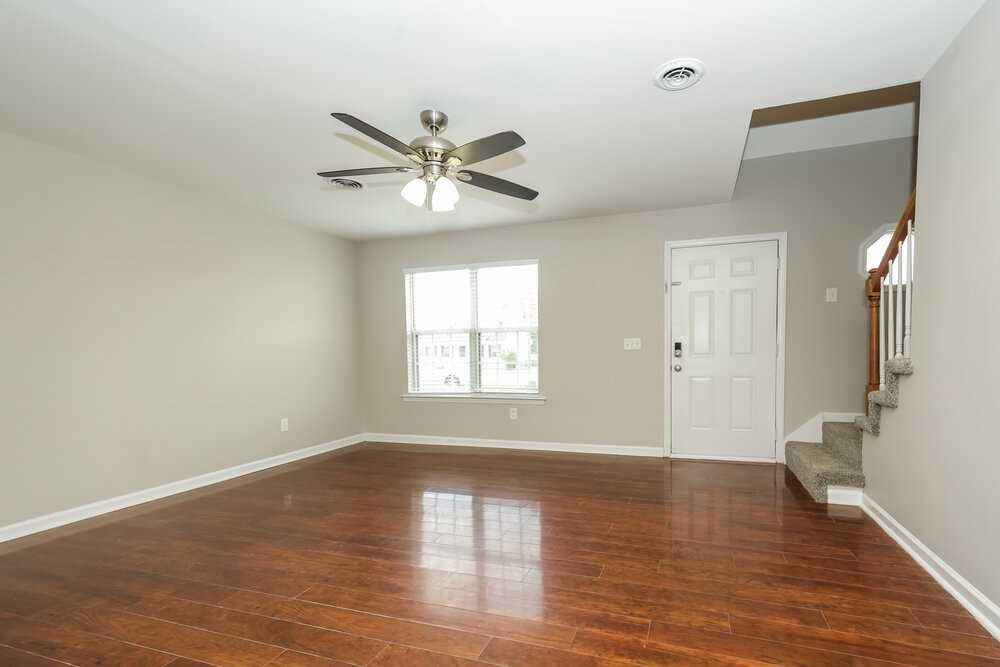 2906 Kedzie Dr - Photo 5 of 17