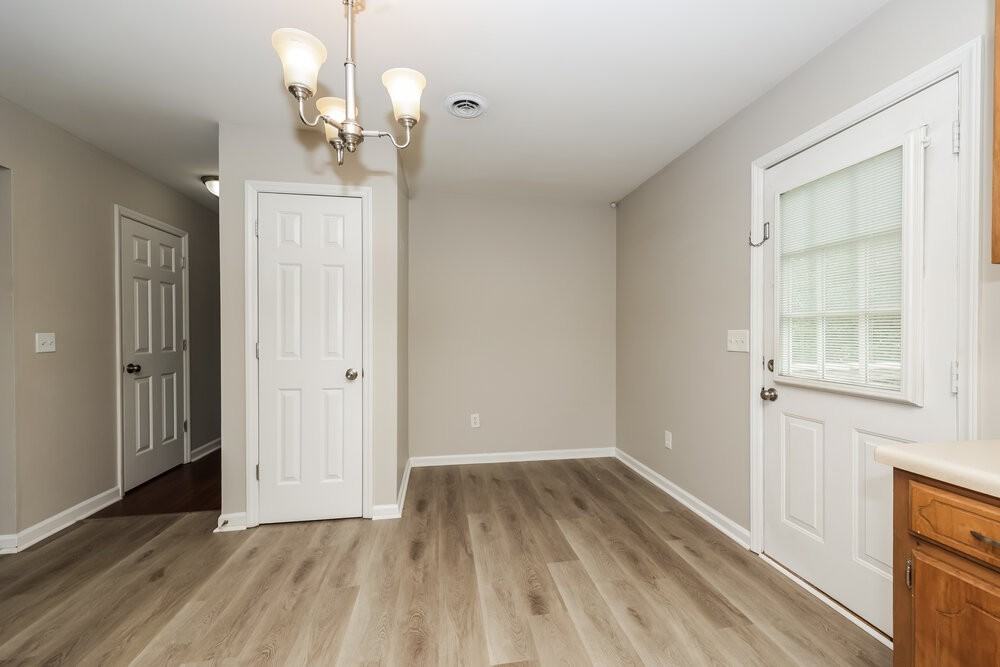 2906 Kedzie Dr - Photo 6 of 17