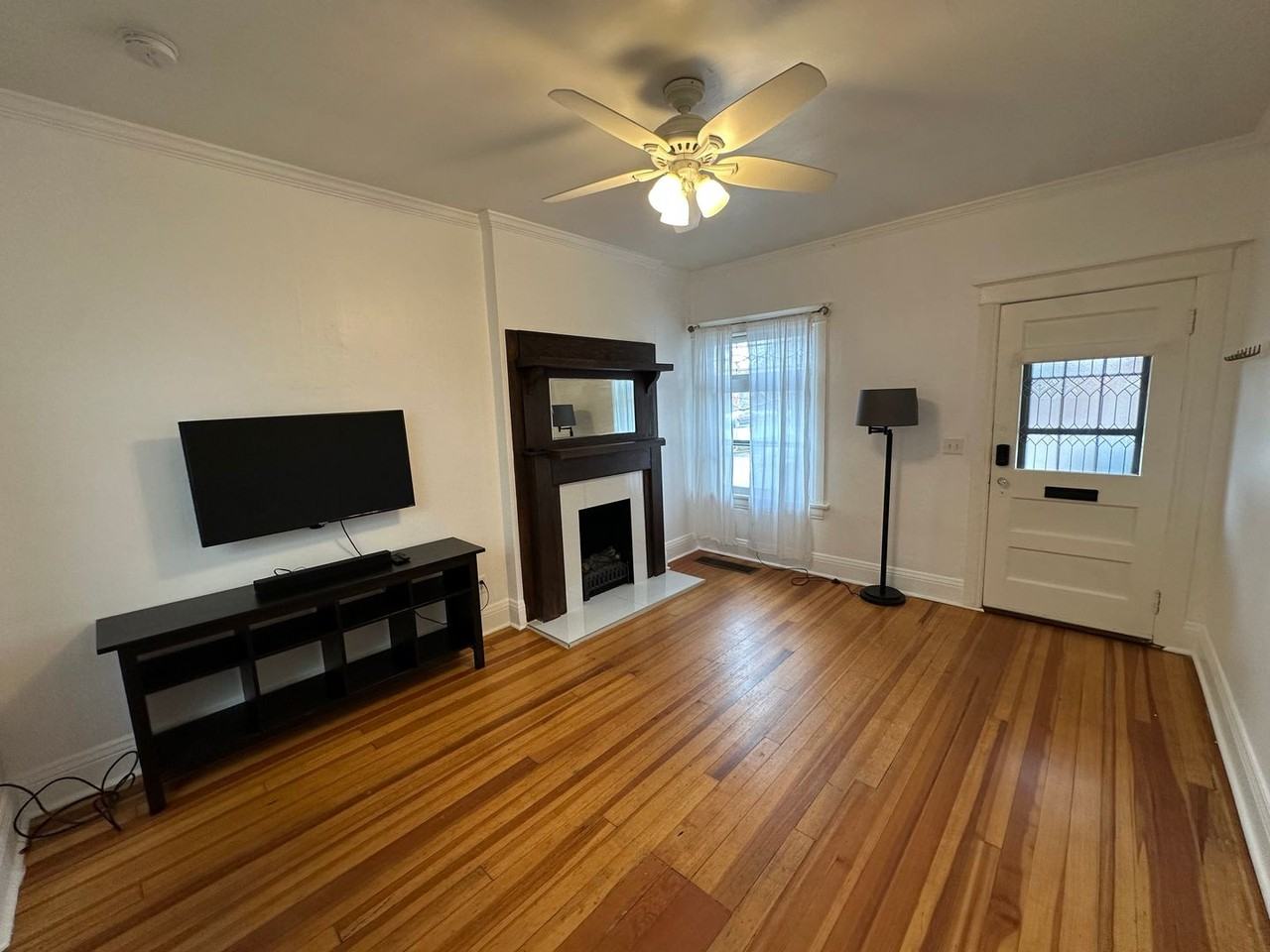 135 E Exposition Ave - Photo 3 of 15