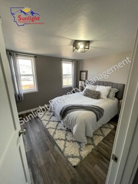 19 7th Ave - Photo 4 of 11