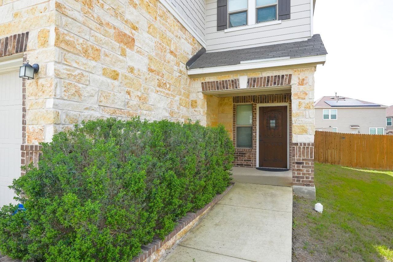 5527 Castle Brook Dr - Photo 2 of 21