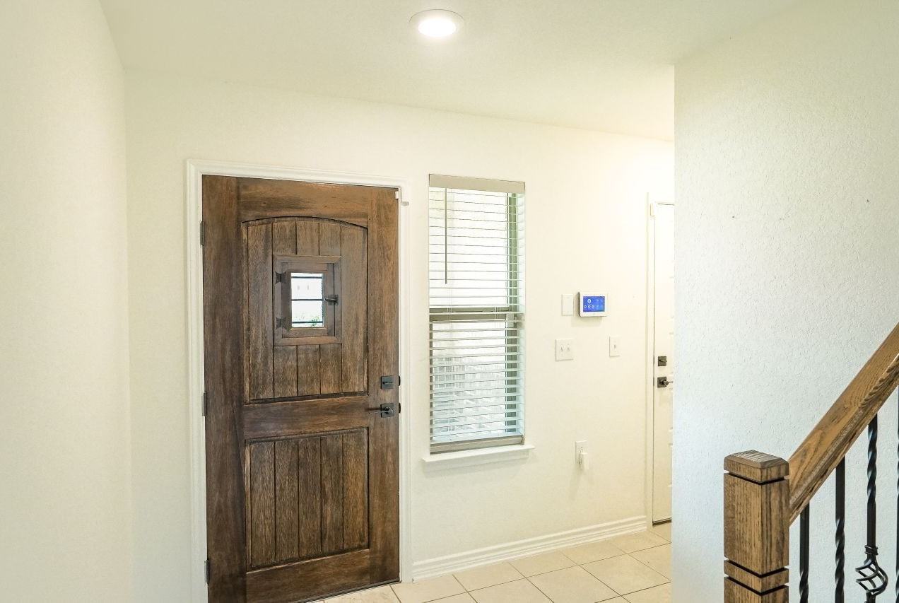 5527 Castle Brook Dr - Photo 7 of 21