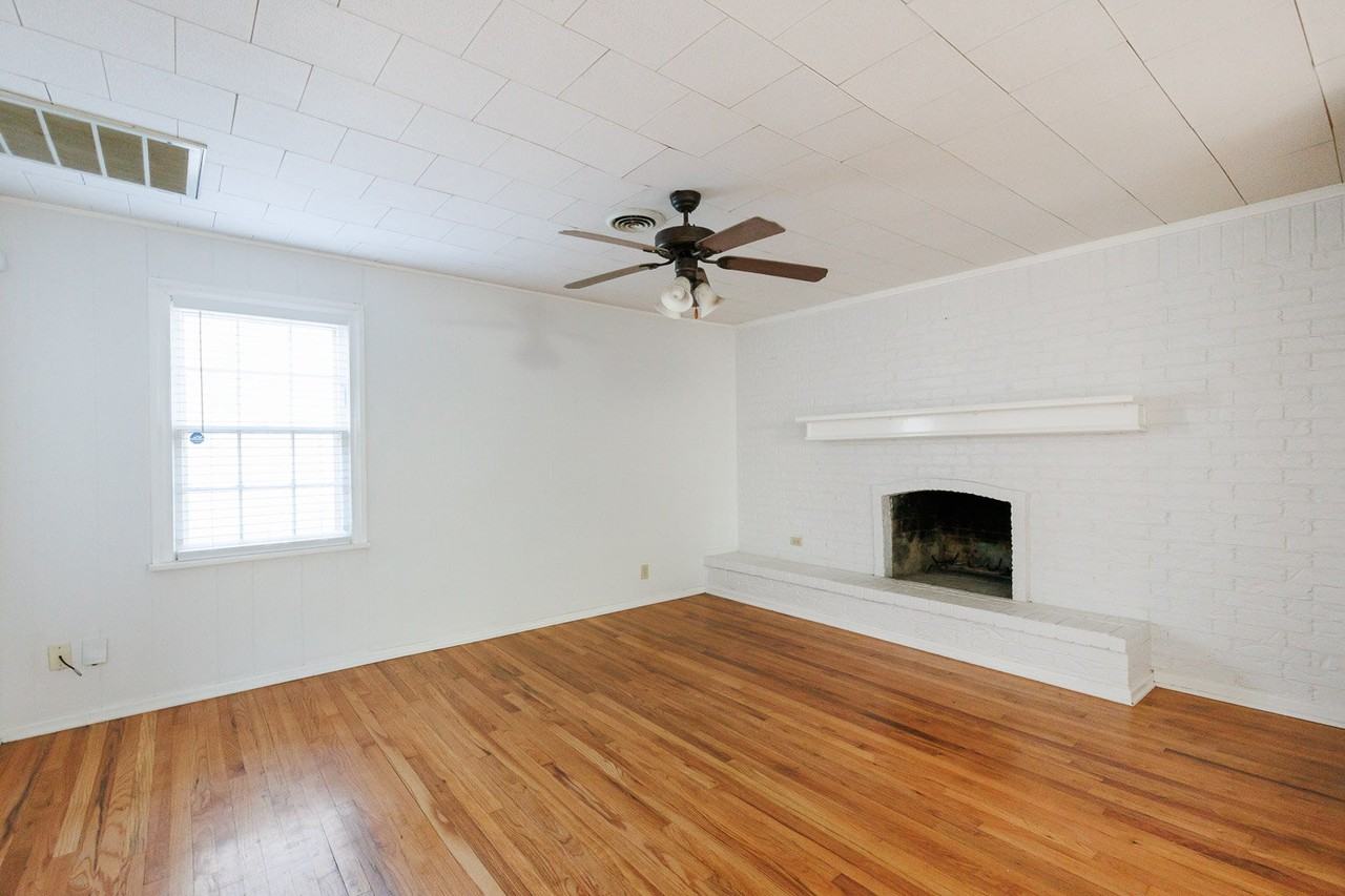 3317 26th St - Photo 4 of 17