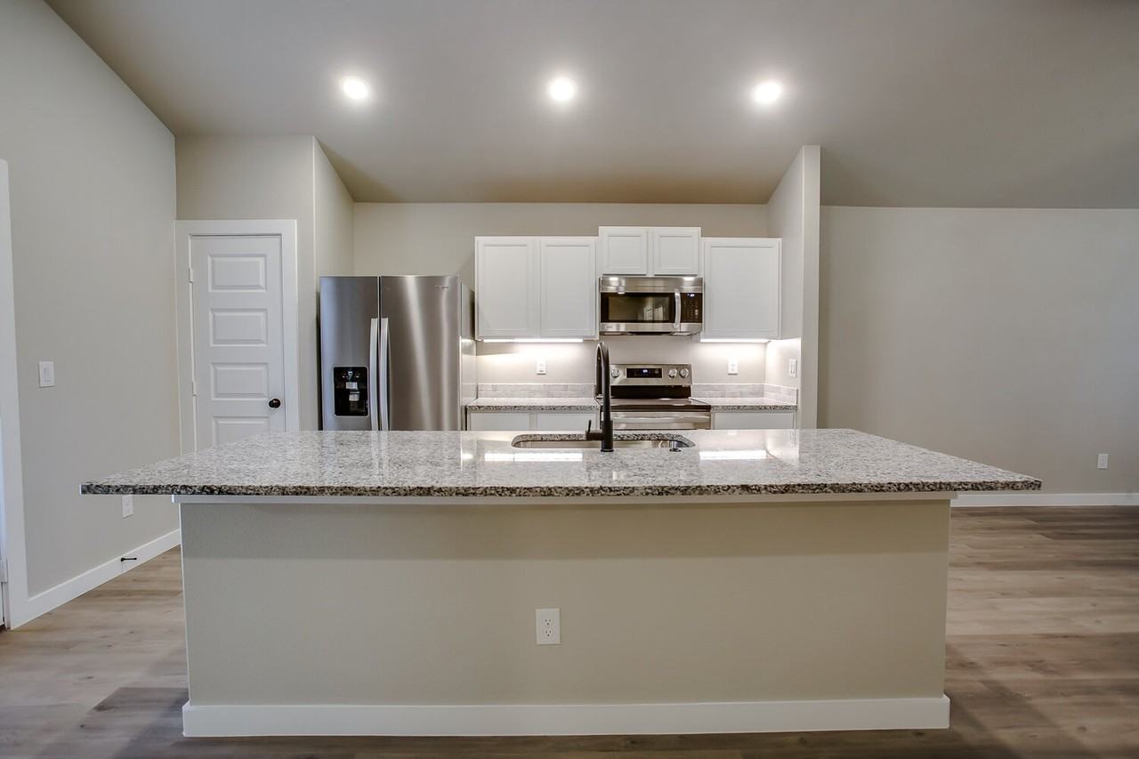 1705 141st St - Photo 5 of 17