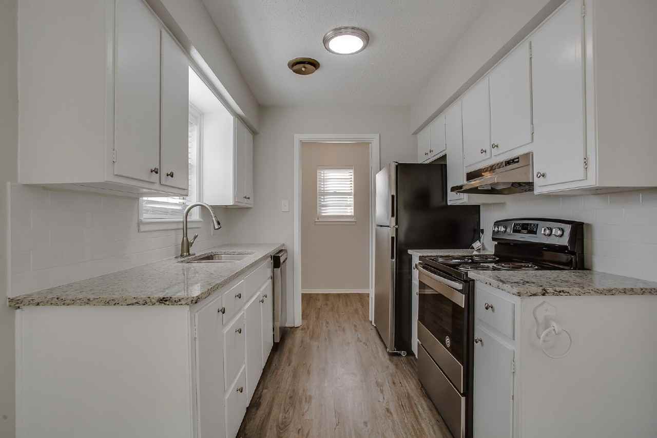 5419 46th St - Photo 5 of 14