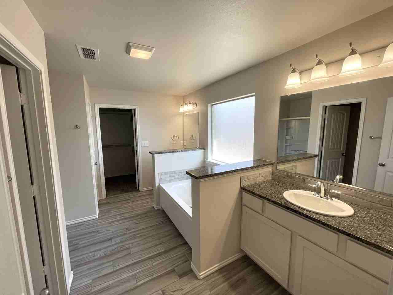 2113 142nd St - Photo 6 of 11