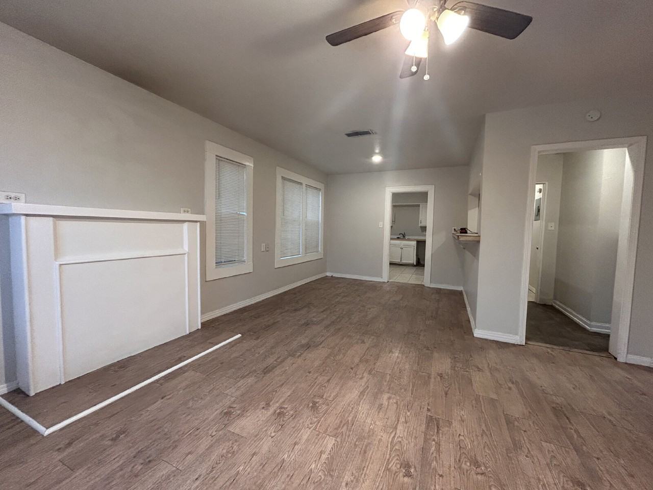 1925 26th St - Photo 2 of 10
