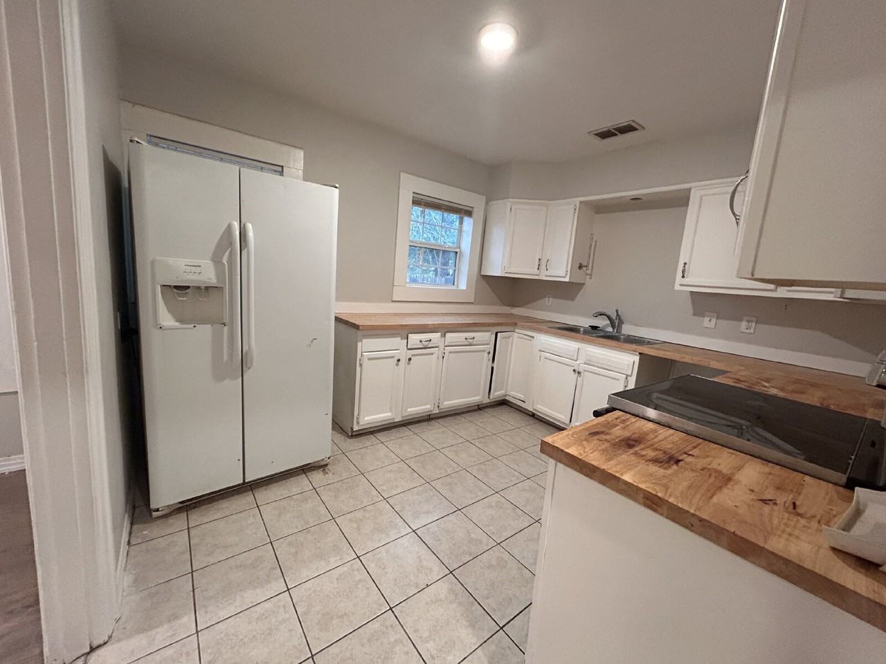 1925 26th St - Photo 4 of 10