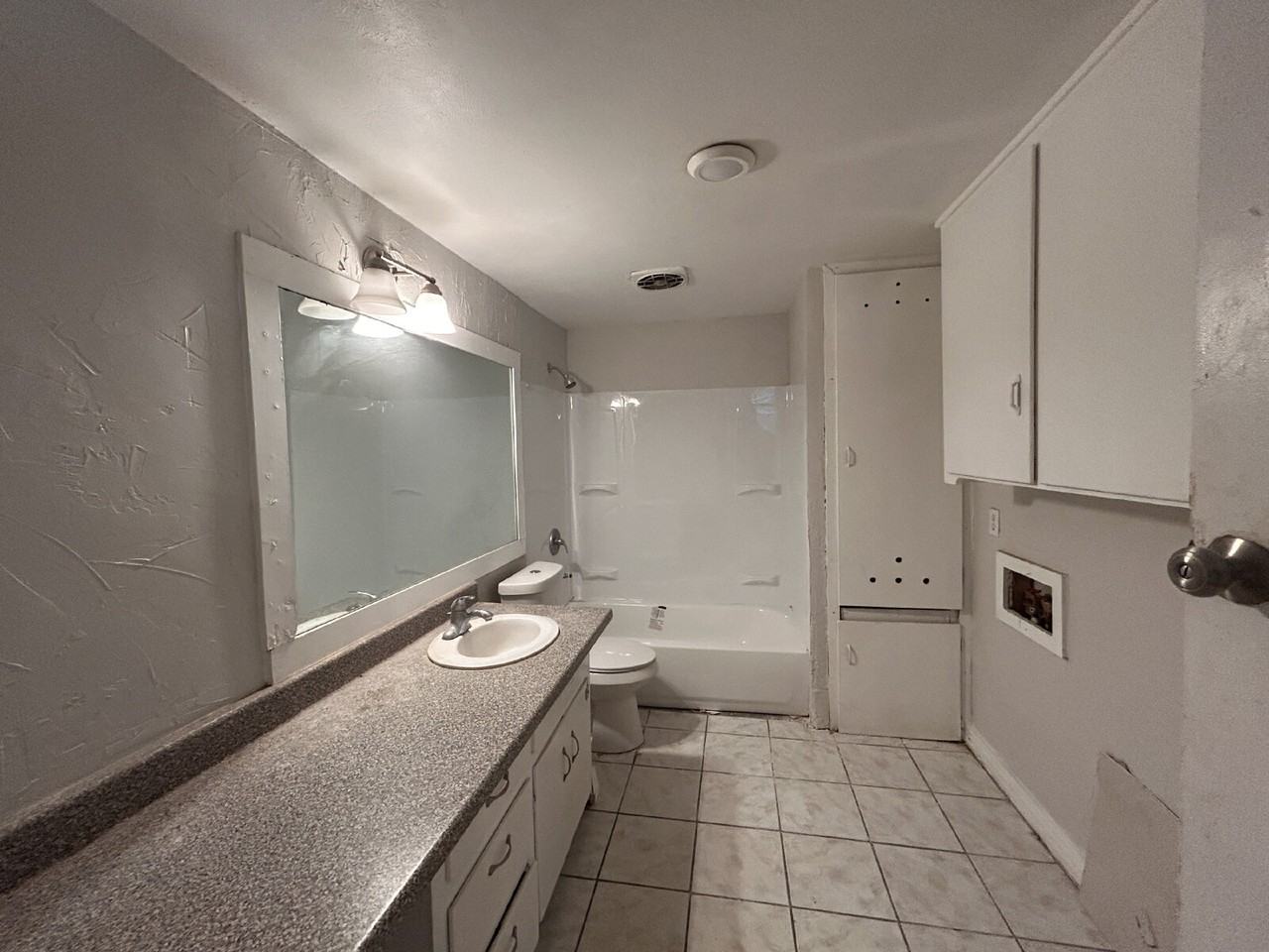 1925 26th St - Photo 6 of 10
