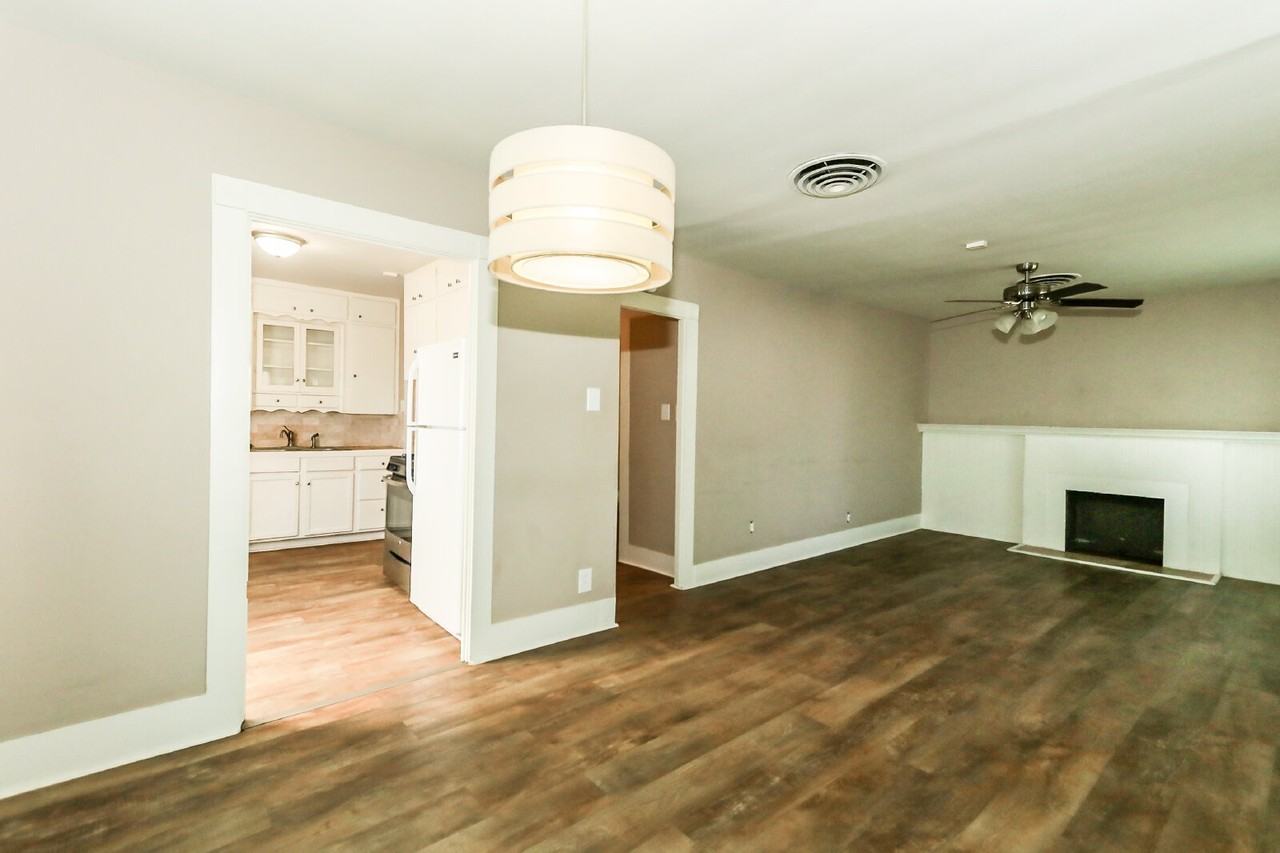 2109 20th St - Photo 2 of 15