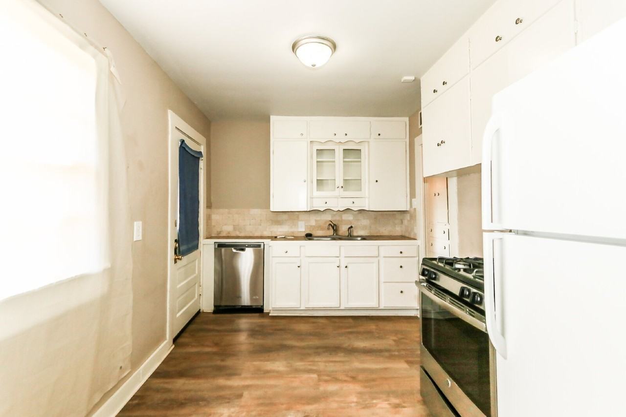 2109 20th St - Photo 3 of 15