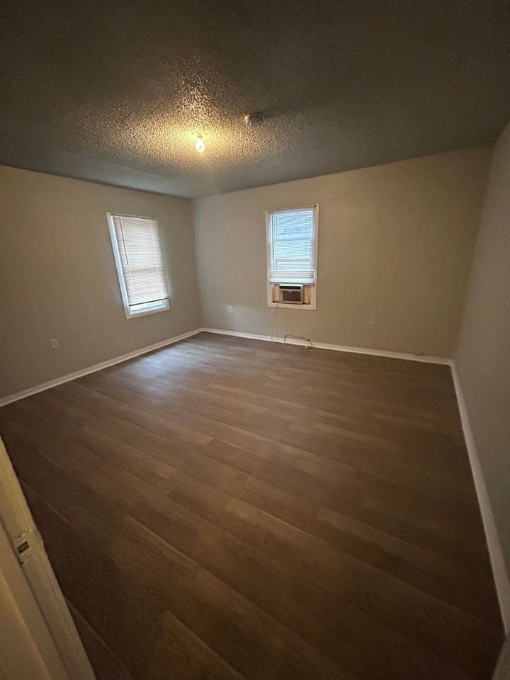 2403 22nd Pl - Photo 7 of 9