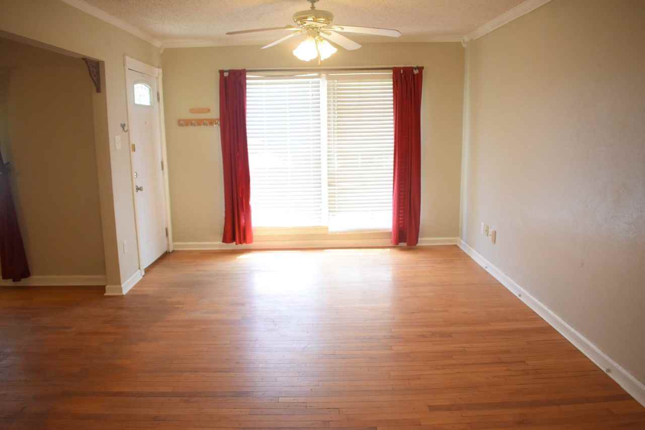 3210 31st St - Photo 2 of 10
