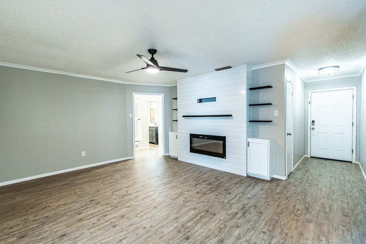 9611 Bangor Ave - Photo 5 of 29