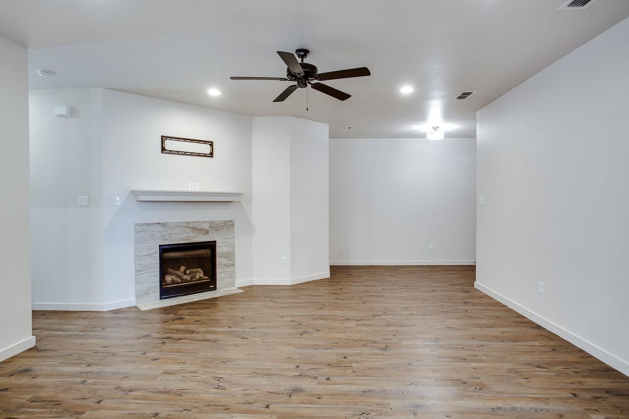 2727 137th St - Photo 3 of 14