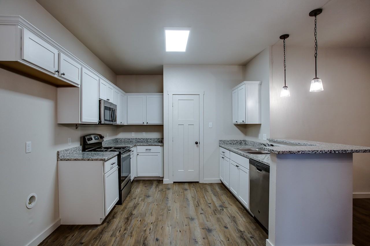 2727 137th St - Photo 5 of 14
