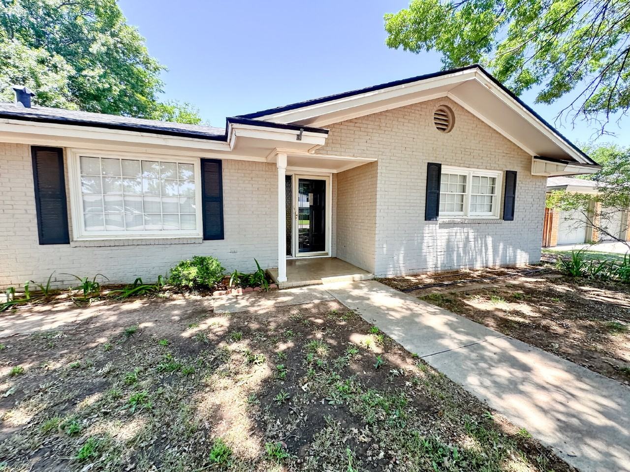 5406 30th St - Photo 4 of 39