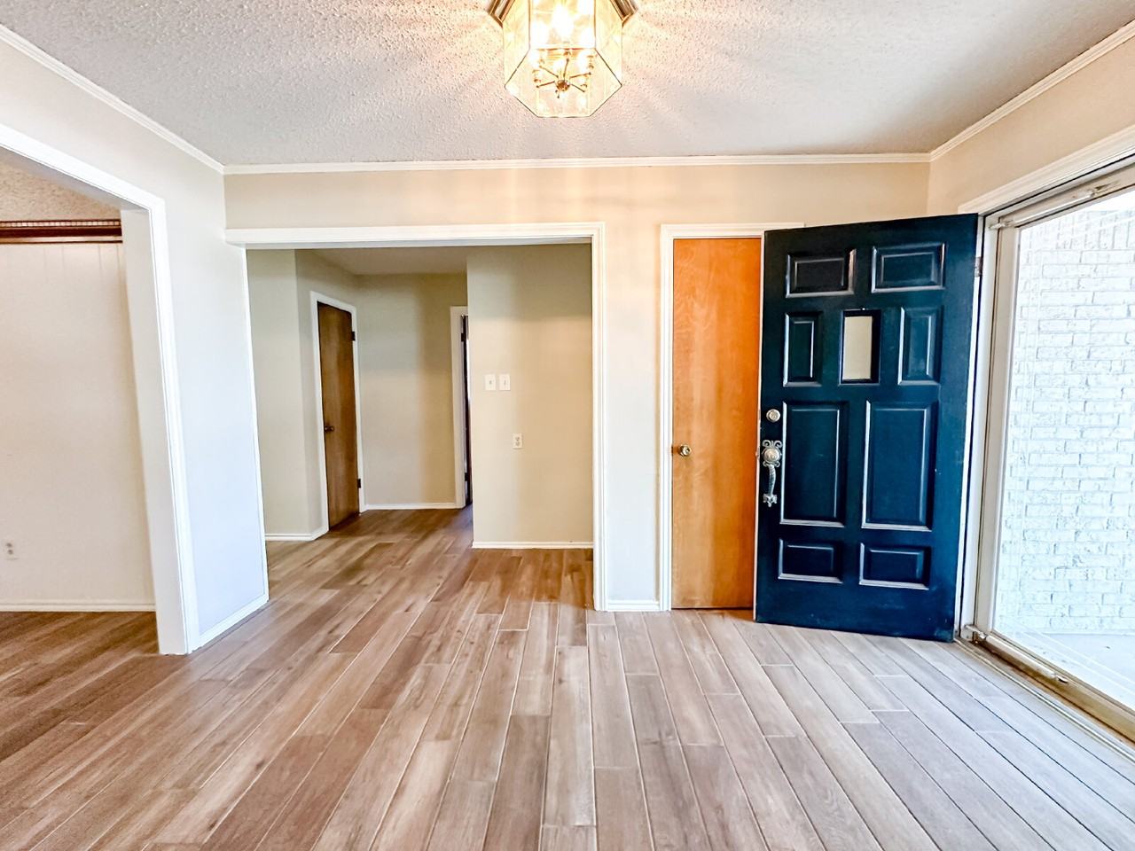5406 30th St - Photo 5 of 39