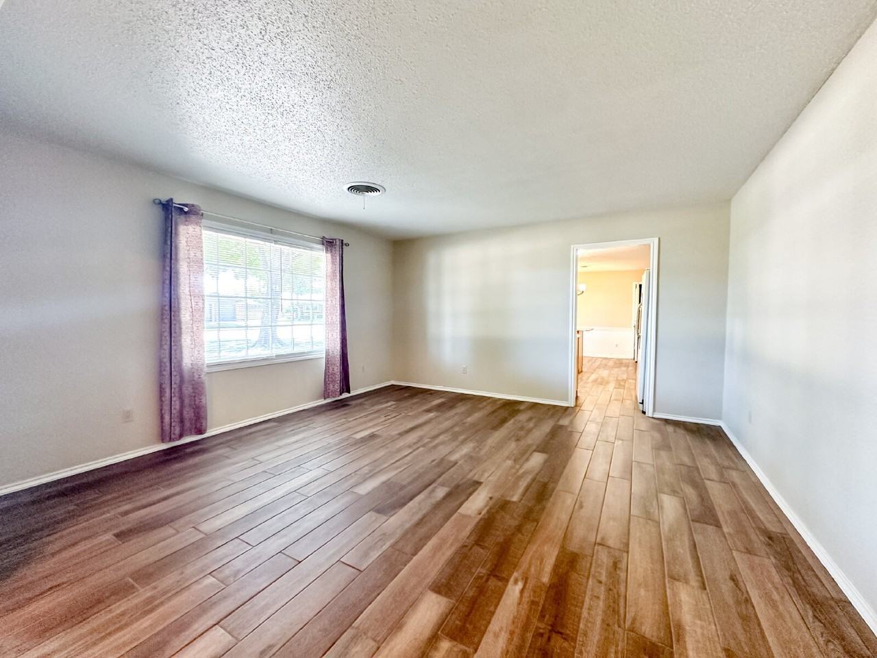 5406 30th St - Photo 7 of 39