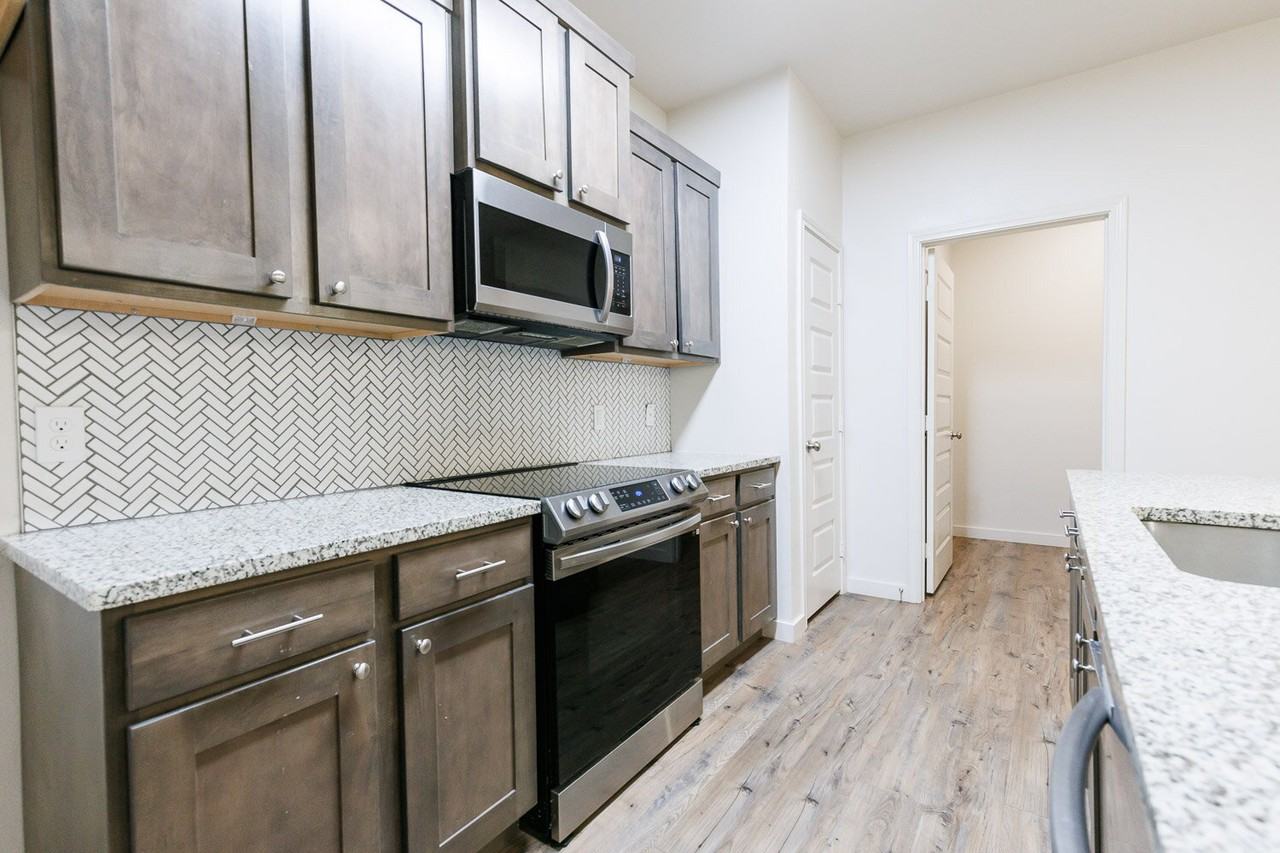 2545 134th St - Photo 6 of 20