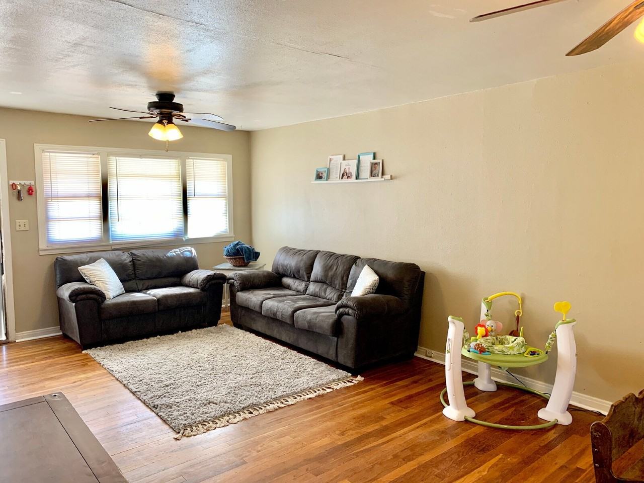 4206 45th St - Photo 2 of 14