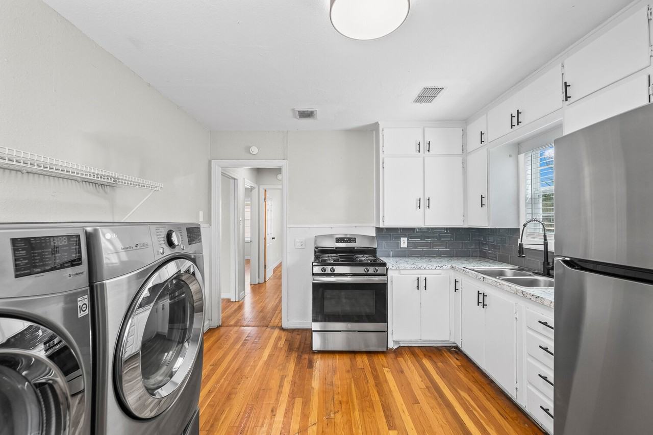 2715 36th St - Photo 7 of 13