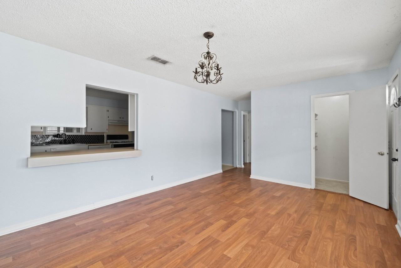 2818 37th St - Photo 2 of 27