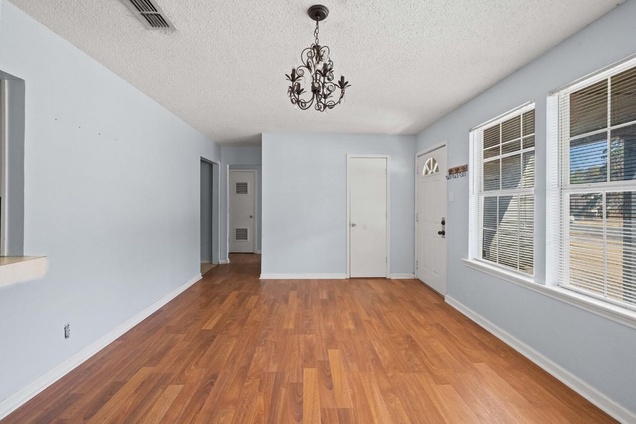 2818 37th St - Photo 4 of 27