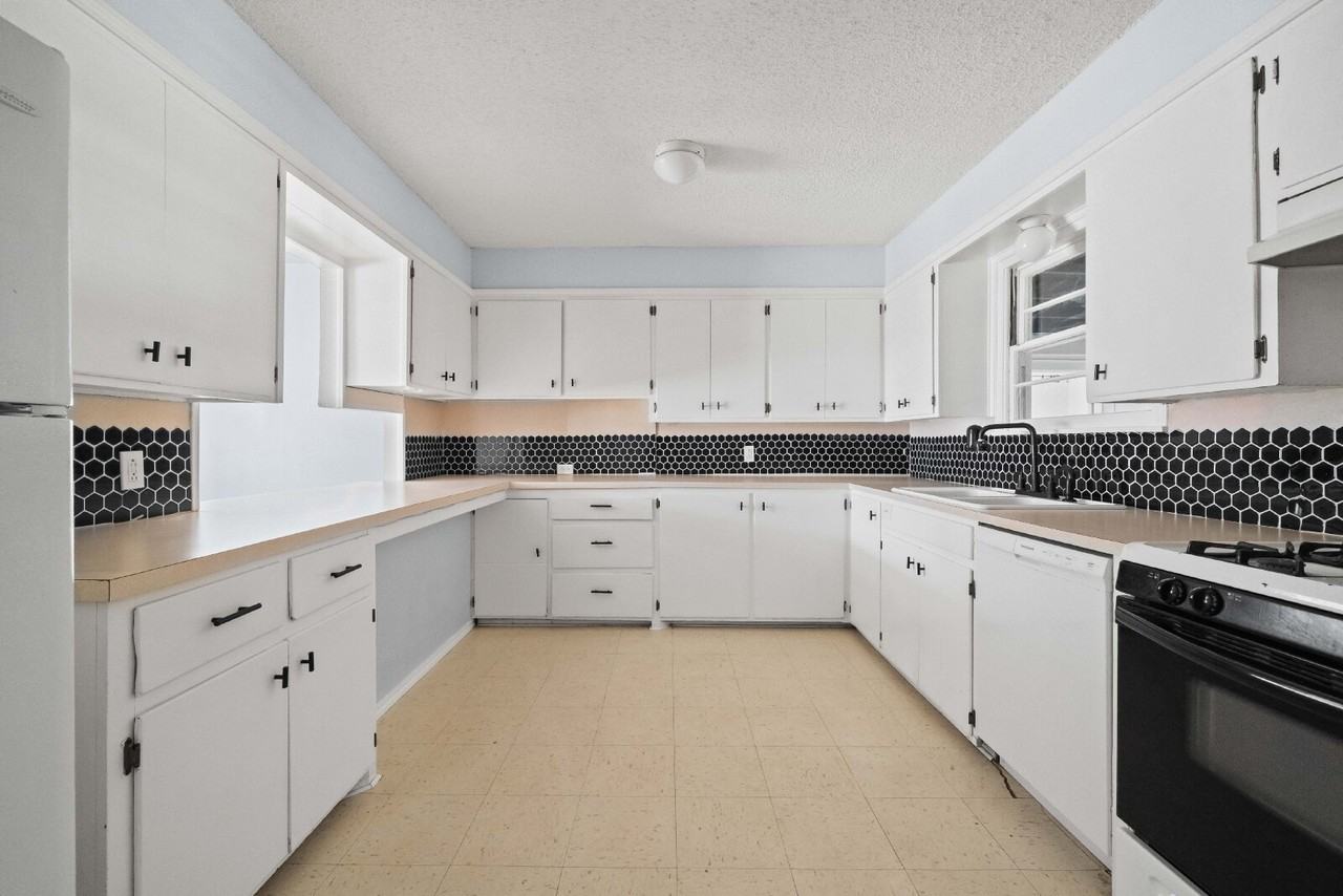 2818 37th St - Photo 6 of 27