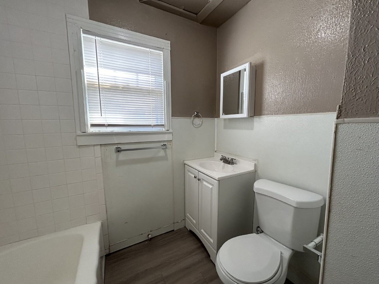 3403 24th St - Photo 7 of 11