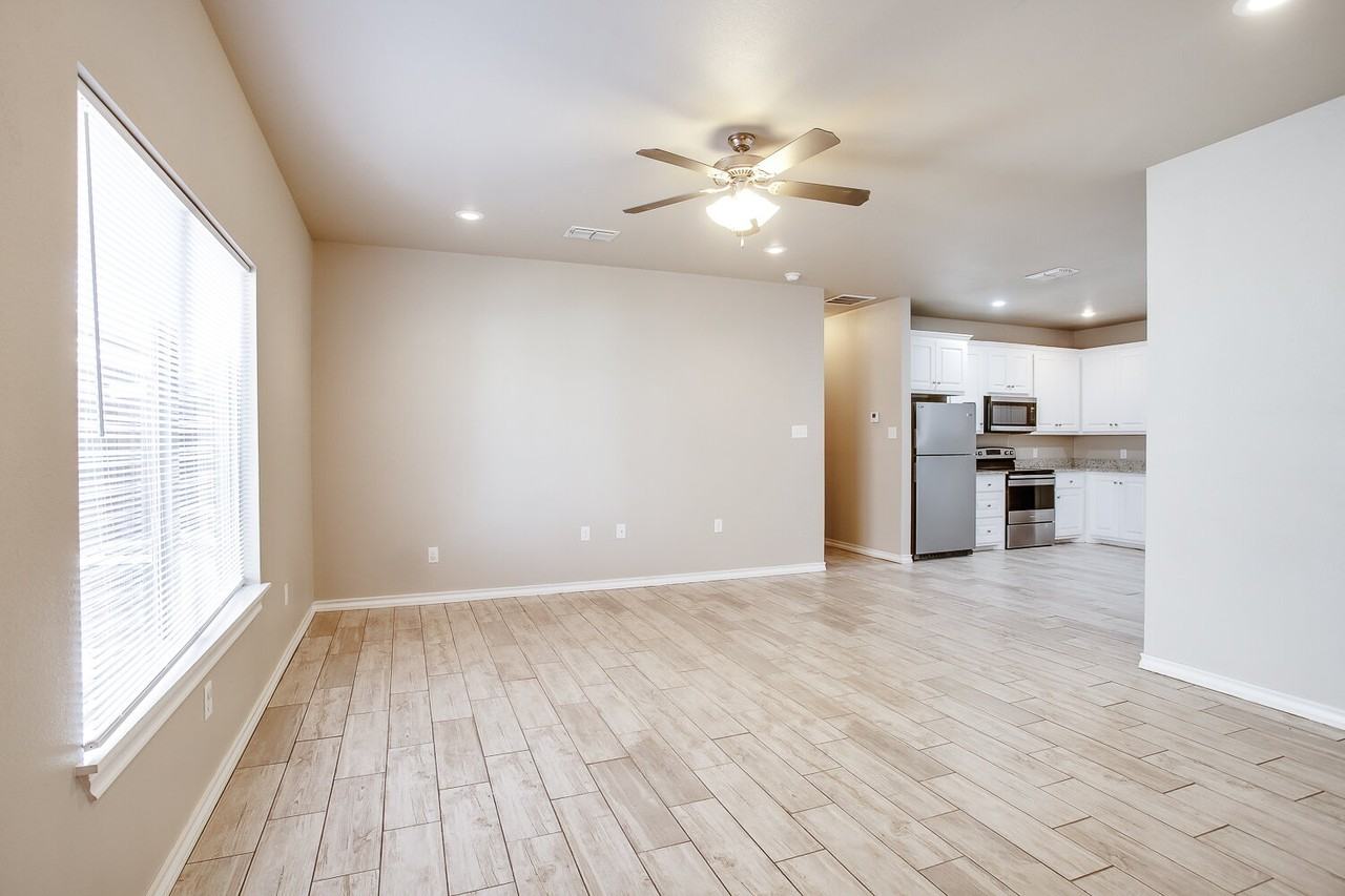 9803 Uvalde Ave - Photo 3 of 16