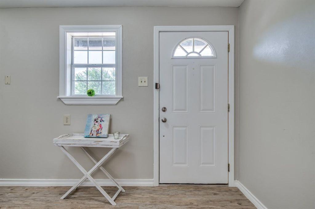 1910 26th Street - Photo 2 of 24