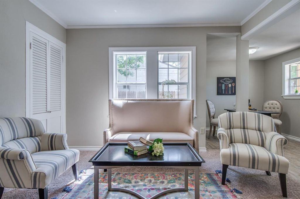 1910 26th Street - Photo 4 of 24