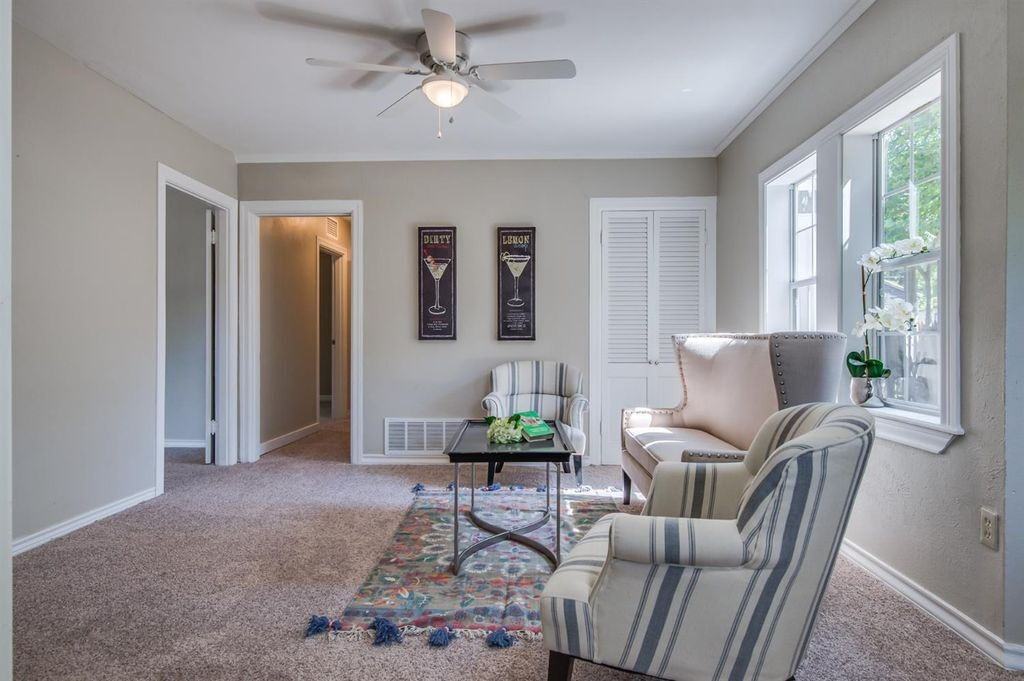 1910 26th Street - Photo 7 of 24