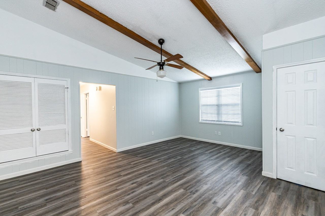 6502 26th St - Photo 3 of 20