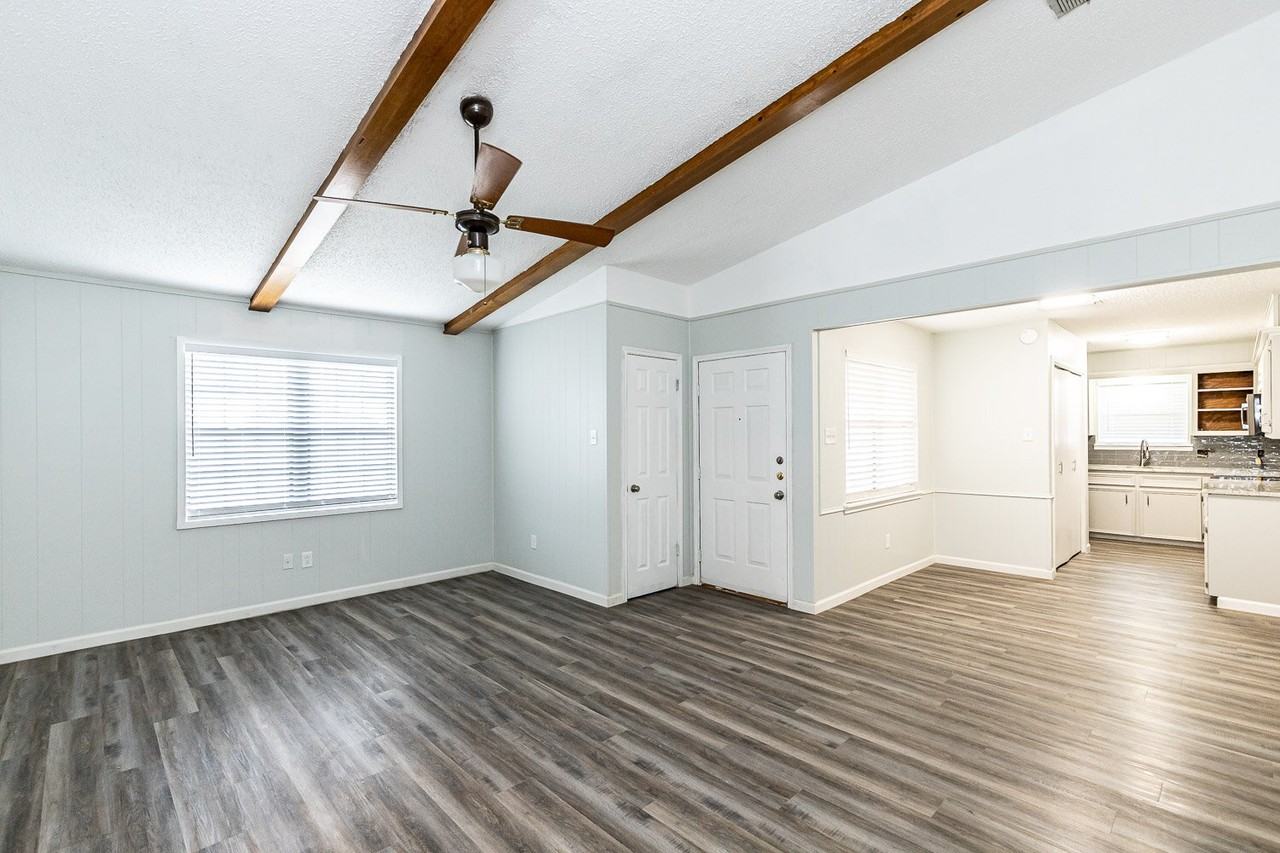6502 26th St - Photo 4 of 20