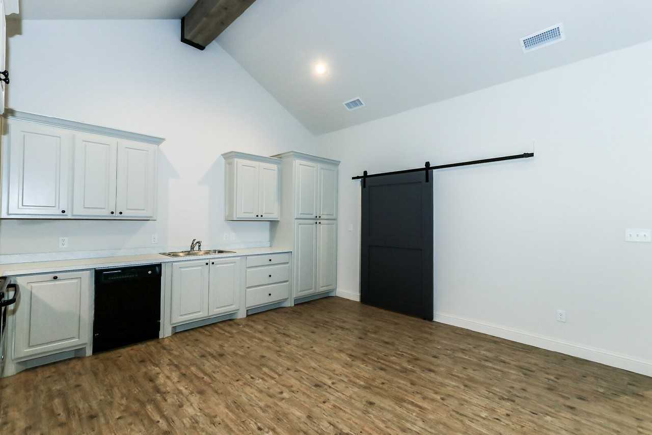 11104 Acme St - Photo 7 of 17