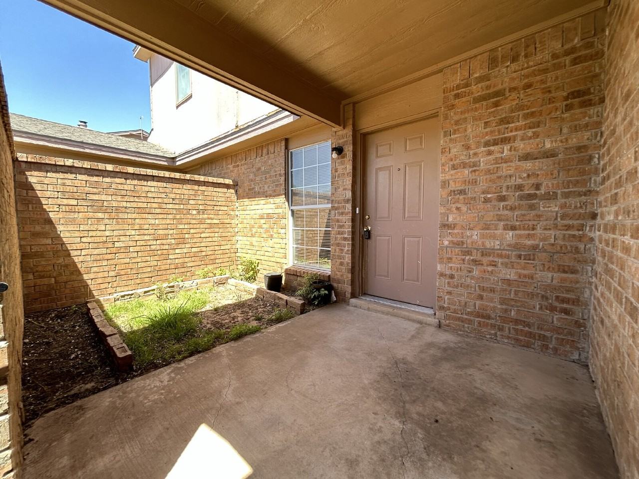 6110 36th St - Photo 3 of 20